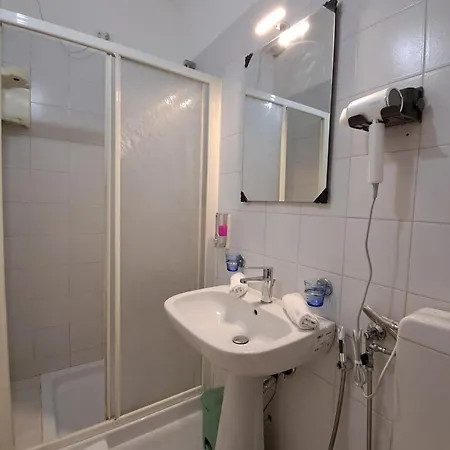 Tito 2 Отель Местре