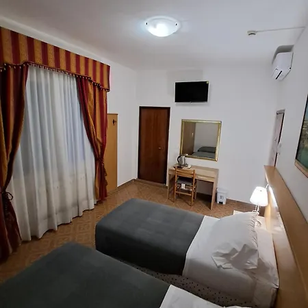 Tito 2 3* 메스트레