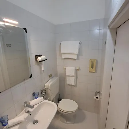 Tito 2 3* 메스트레